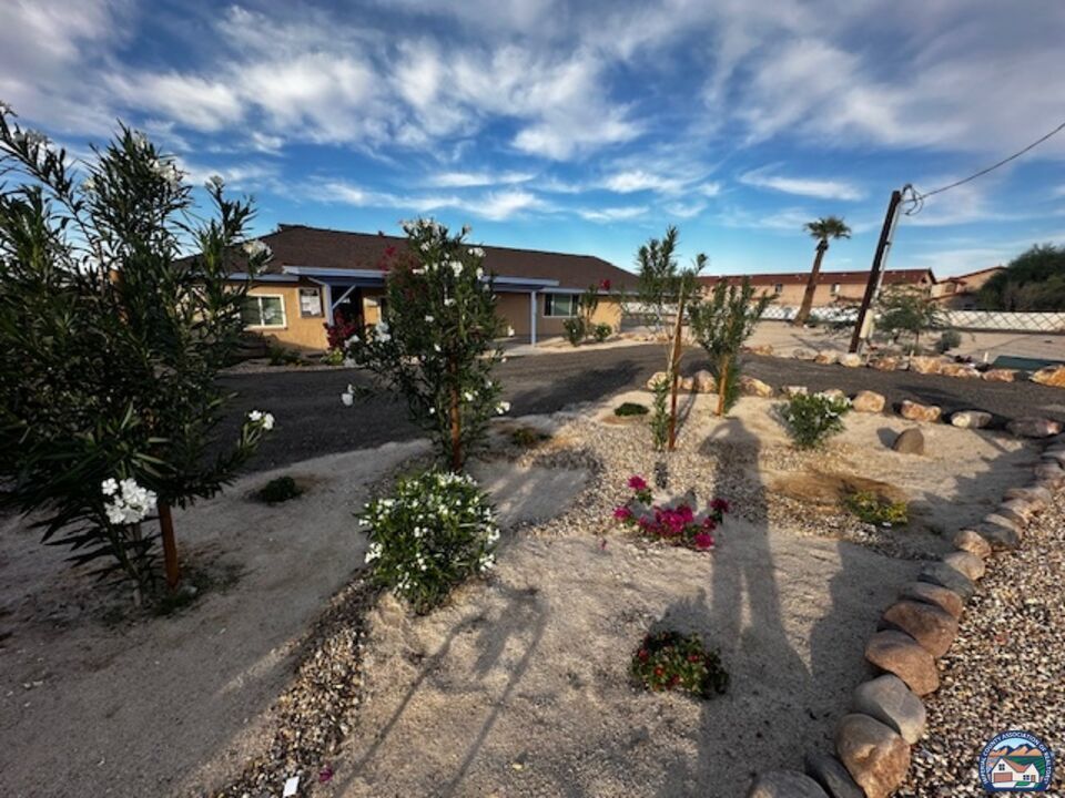 Property Photo: 436 W Euclid Ave CA 92243