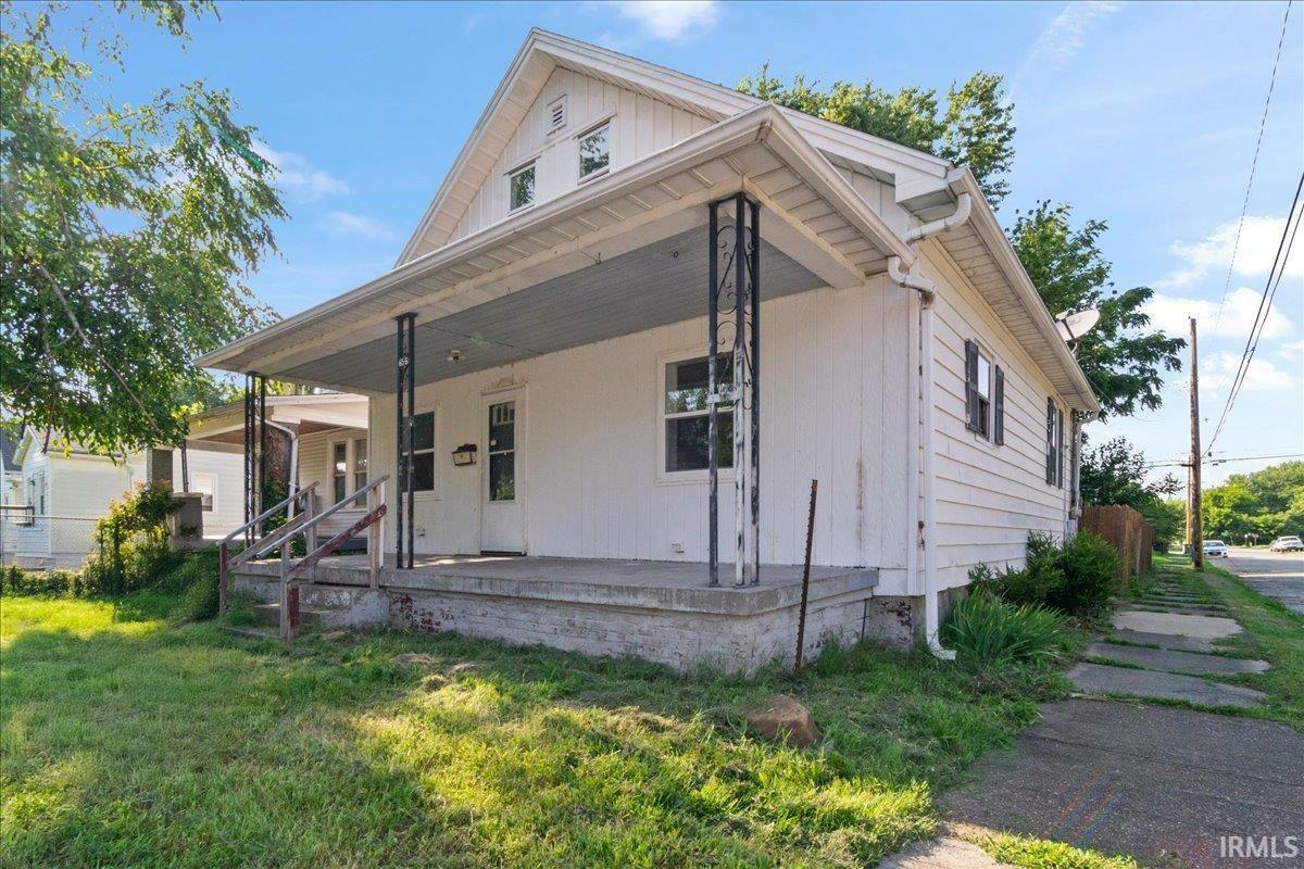 Property Photo: 656 E Oregon Street IN 47711