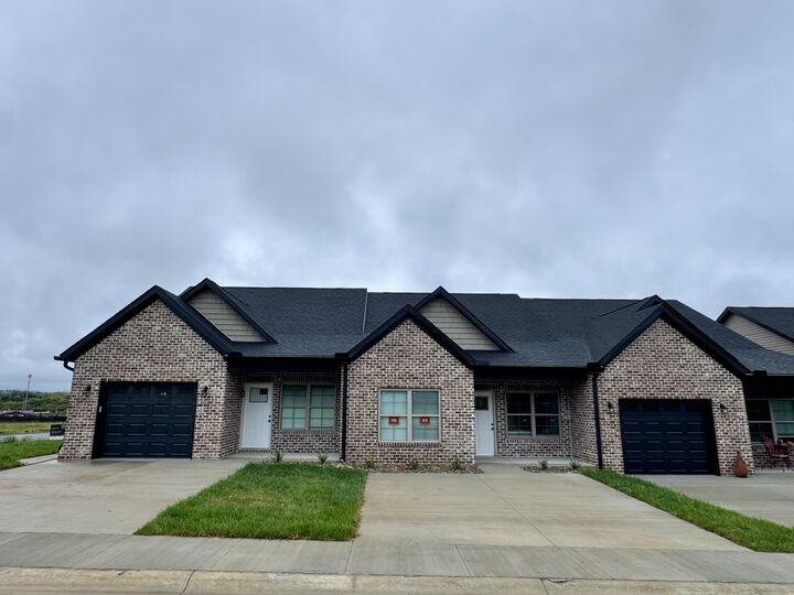 Property Photo: 834 Ridgewood Drive 2 KY 40403