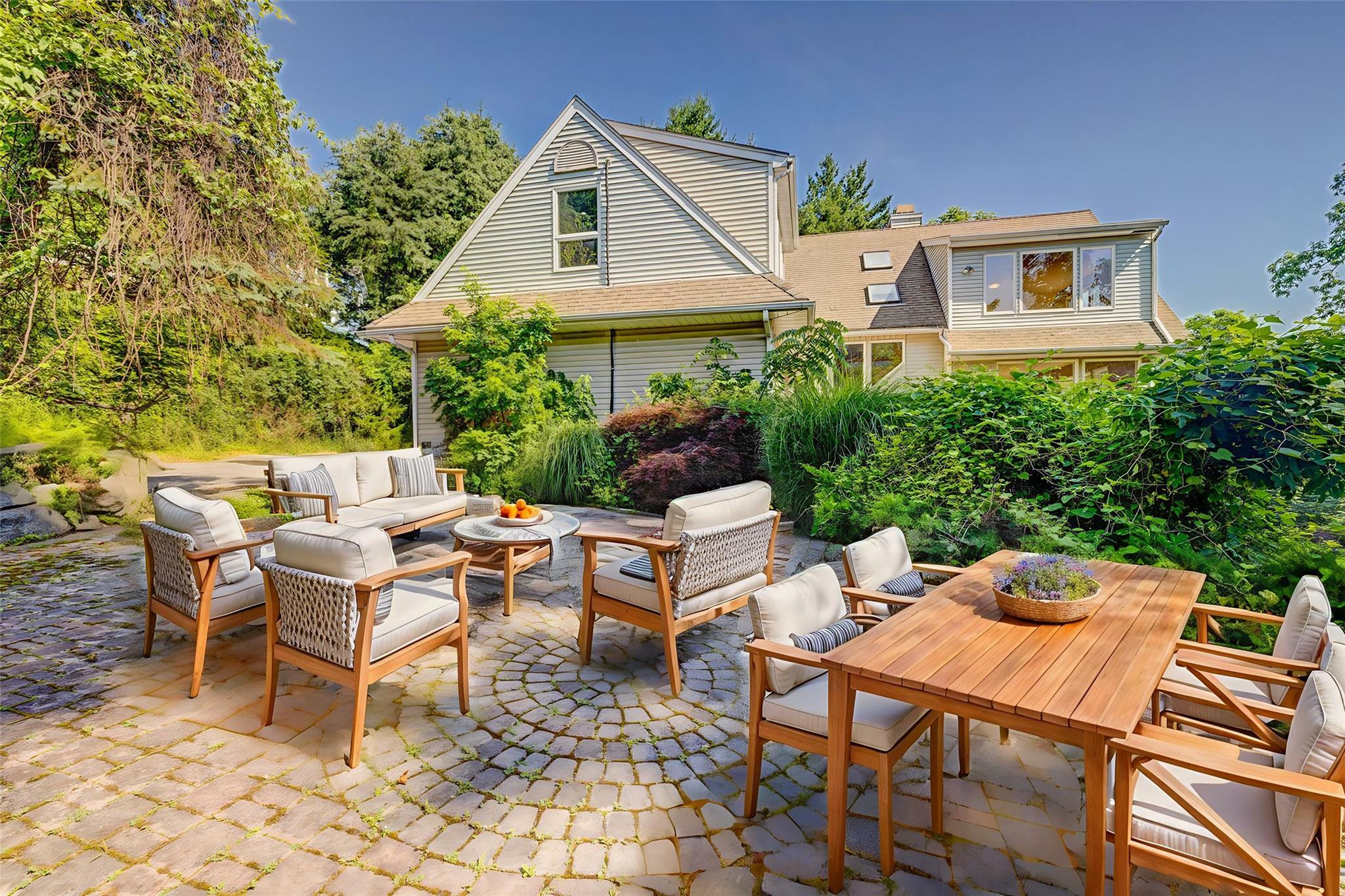 Property Photo: 699 Route 9W S NY 10960