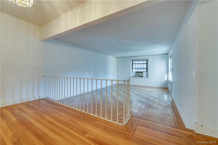 Property Photo:  35 Parkview Avenue 5C  NY 10708 