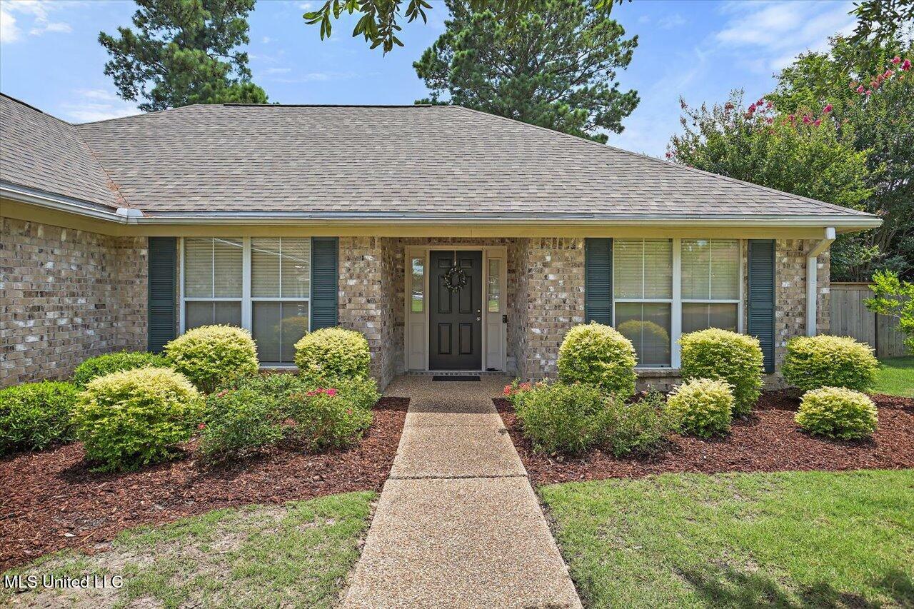 Property Photo: 341 Kings Ridge Circle MS 39047