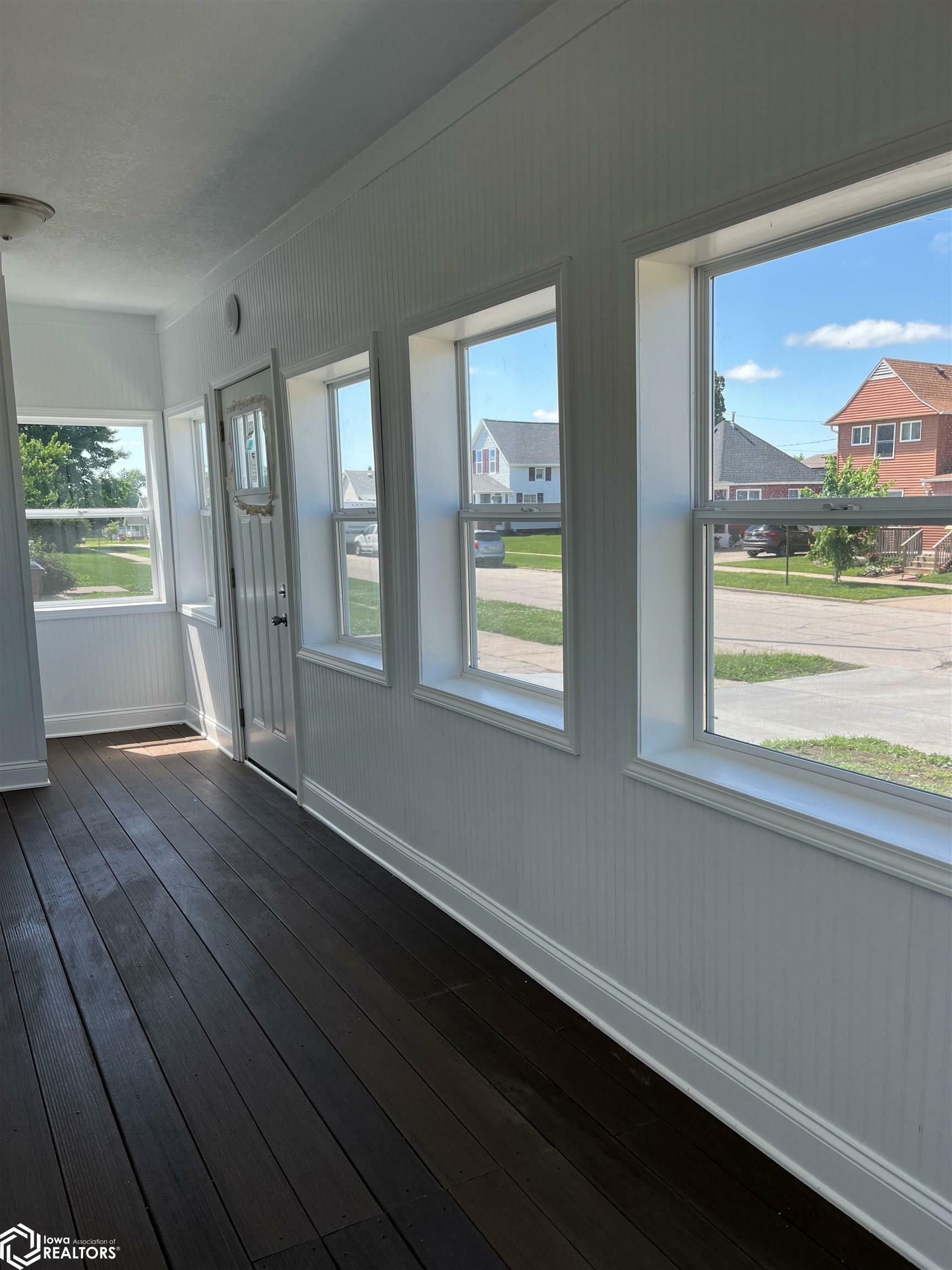 Property Photo: 608 W State Street IA 50158