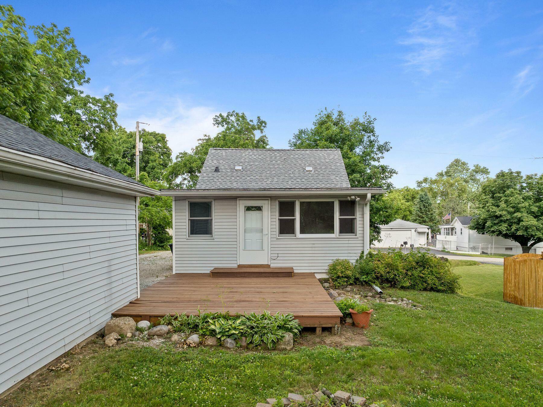 Property Photo: N3335 University Rd WI 53147