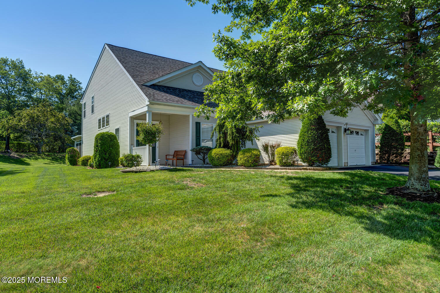 Property Photo:  18 Morningside Court  NJ 08701 