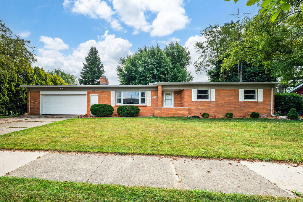Property Photo: 2901 Willa Drive MI 49085