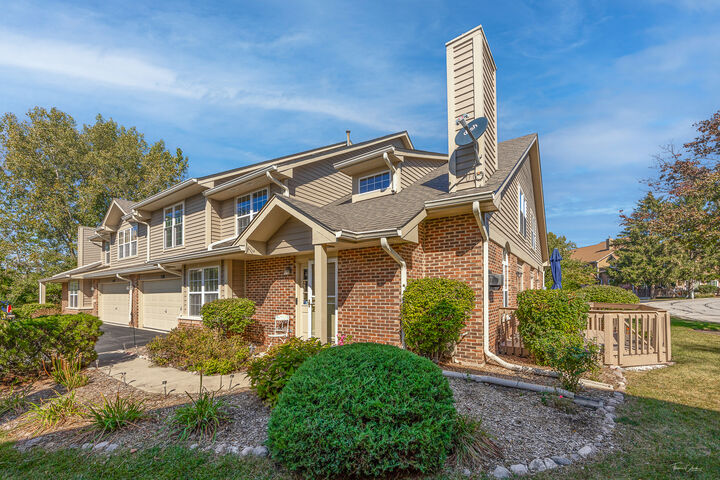 Property Photo:  8020 Barrymore Drive  IL 60561