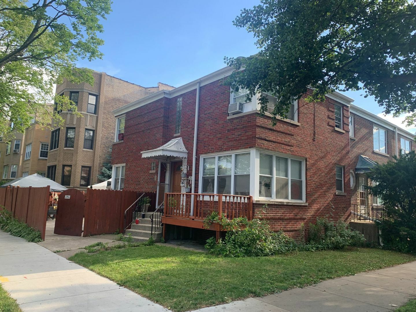 Property Photo: 6154 N Rockwell Street IL 60659