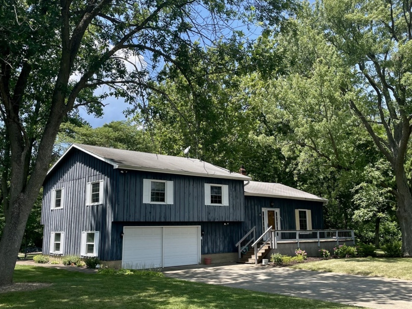 Property Photo: 13809 Pine Road IL 61735