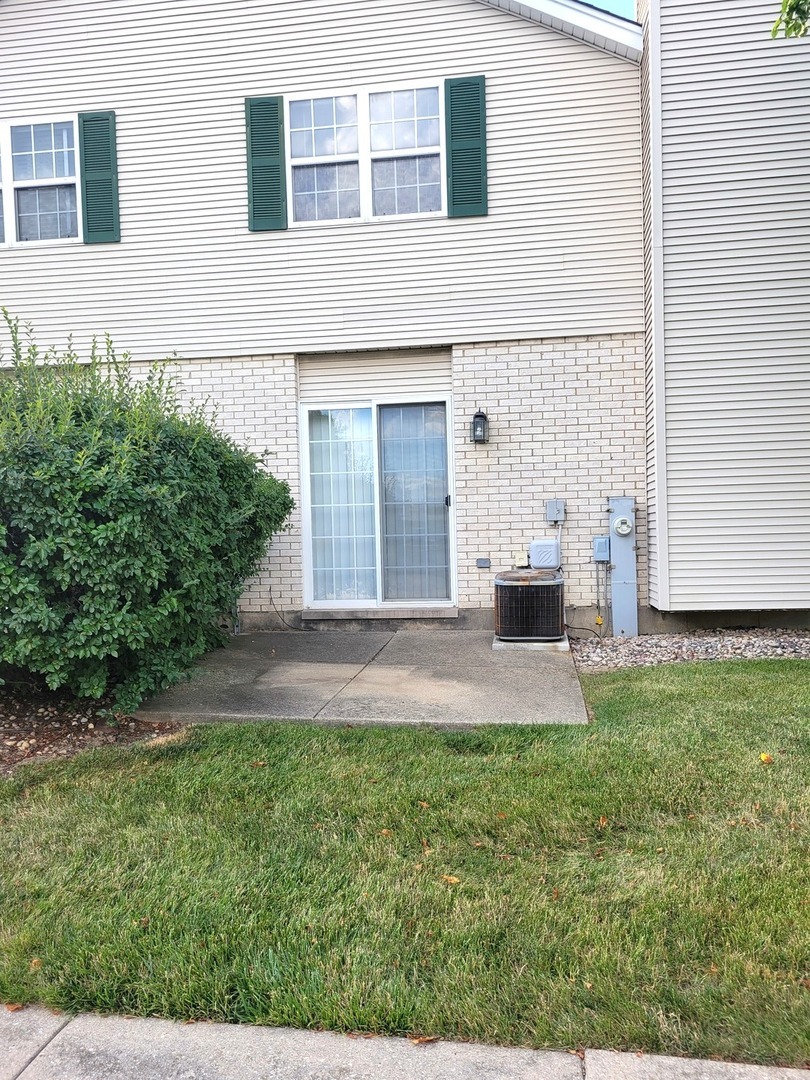 Property Photo: 1430 Root Street IL 60403