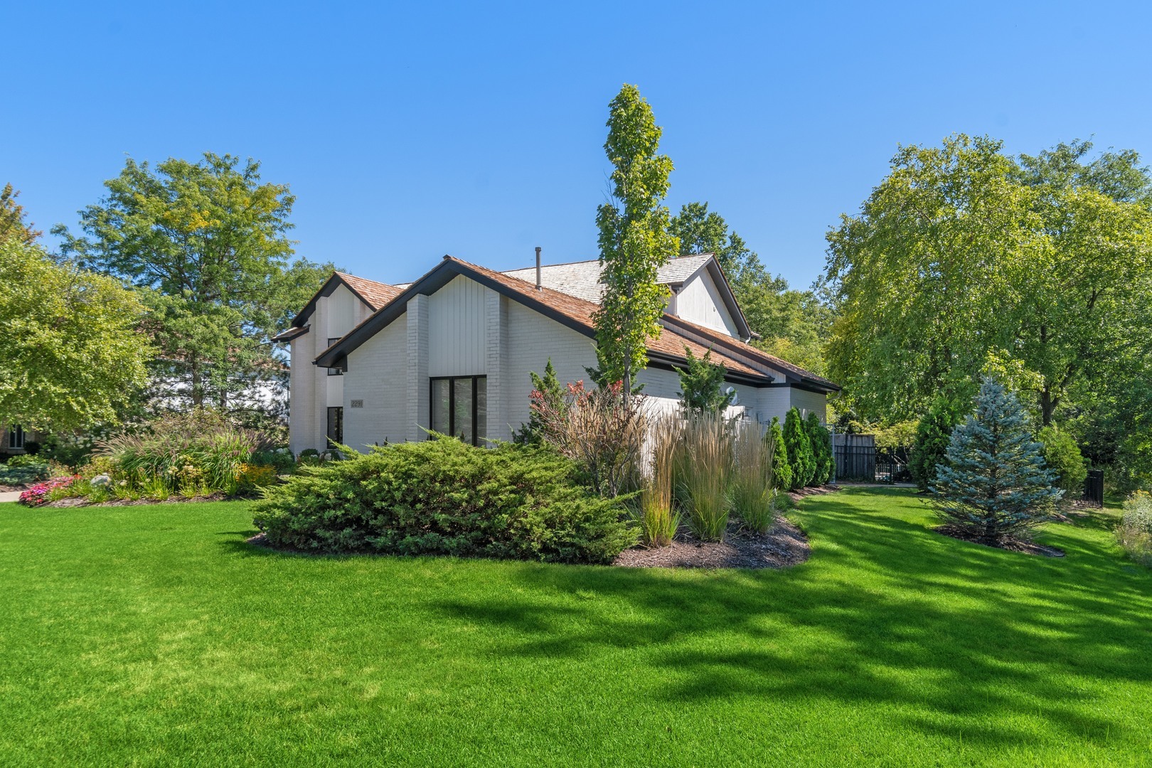Property Photo:  2291 Hybernia Drive  IL 60035 
