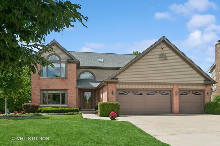 Property Photo:  410 Woodcroft Lane  IL 60173 