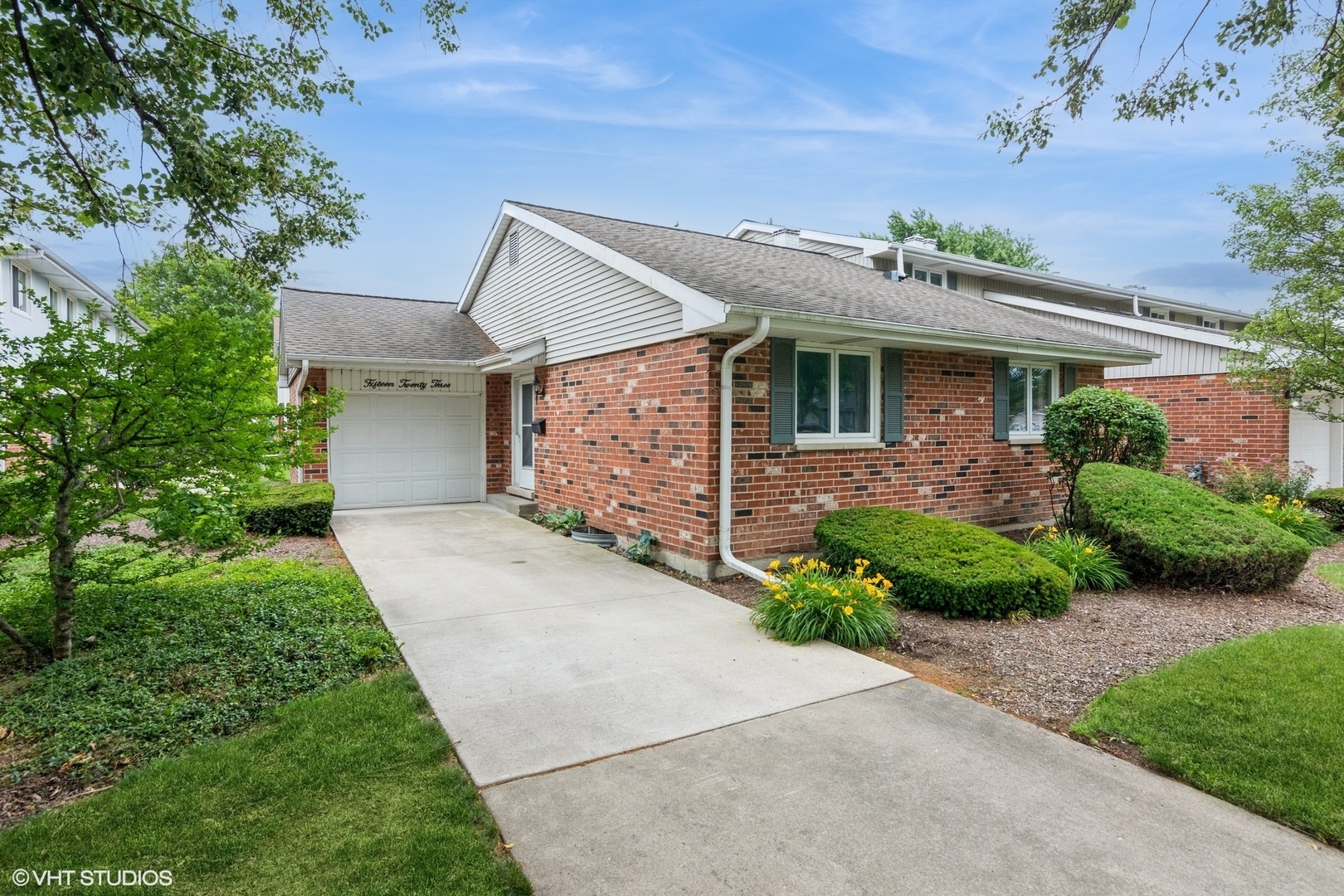 Property Photo:  1523 S Prospect Avenue  IL 60189 