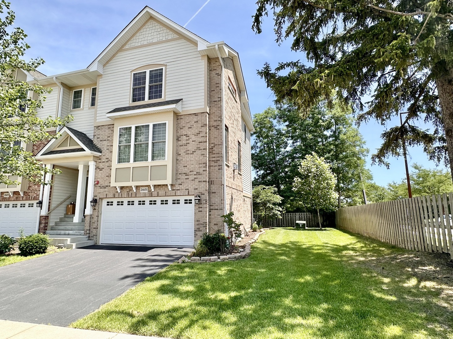 Property Photo: 2601 Chelsey Street IL 60089