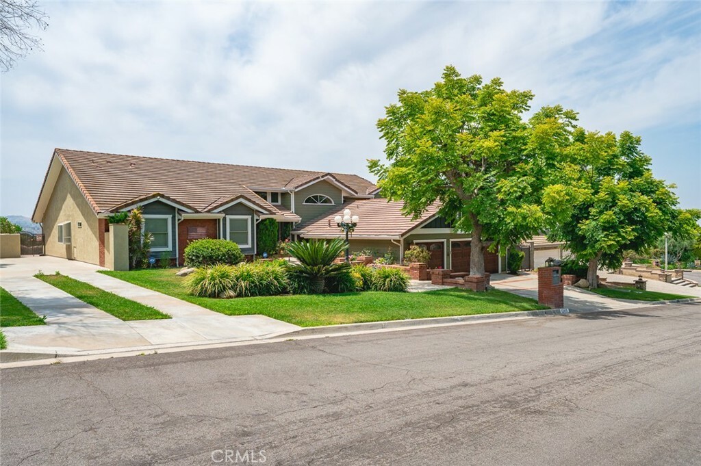 Property Photo: 22410 Starwood Drive CA 92887