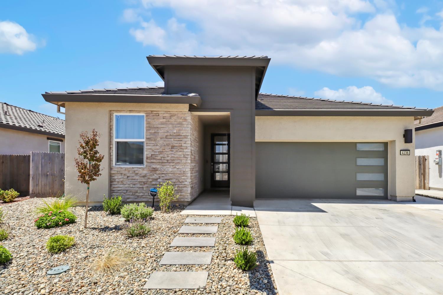 Property Photo: 4236 Crossroads Way CA 95742