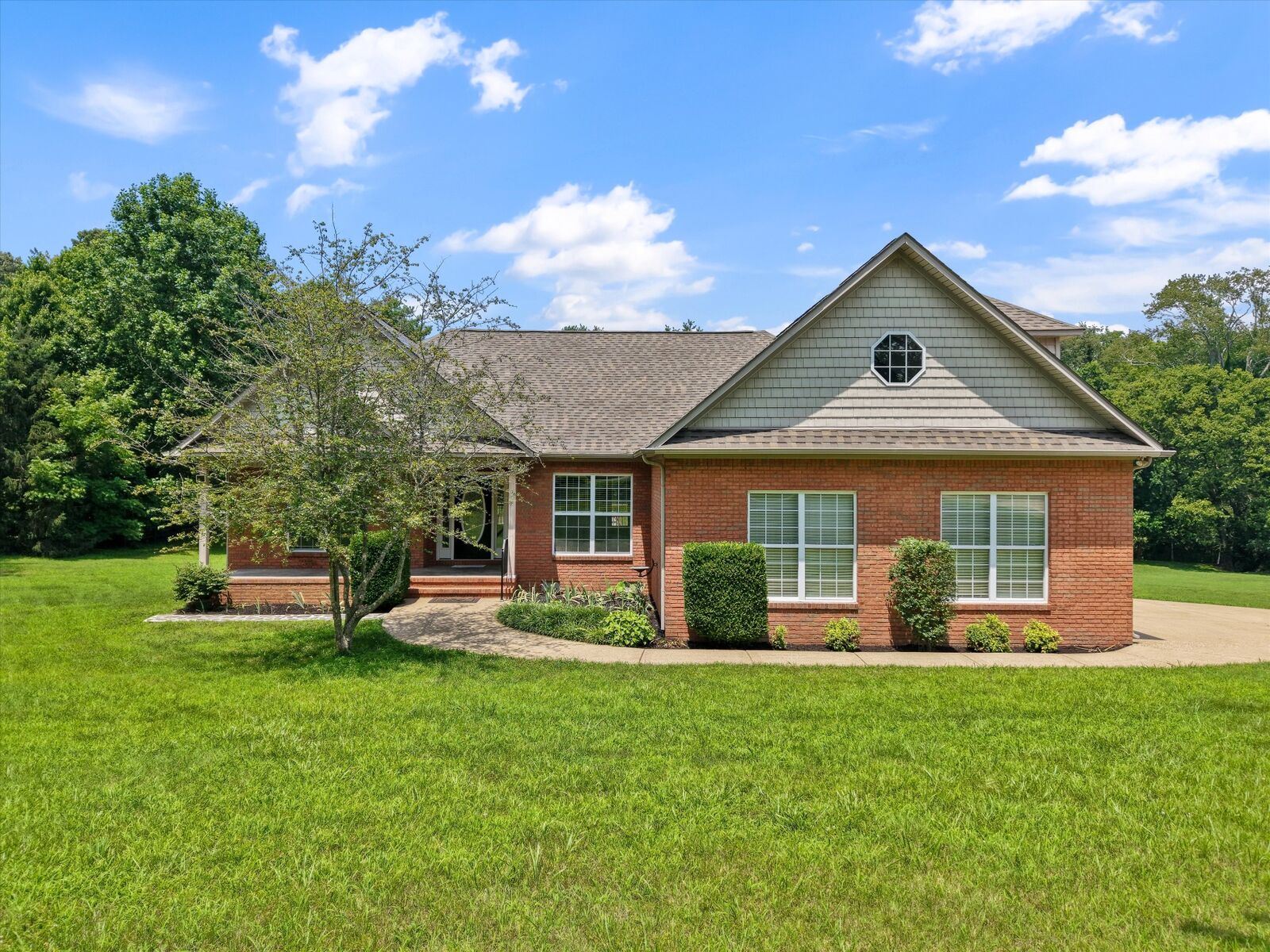 Property Photo:  717 Pleasant View Dr  TN 38401 