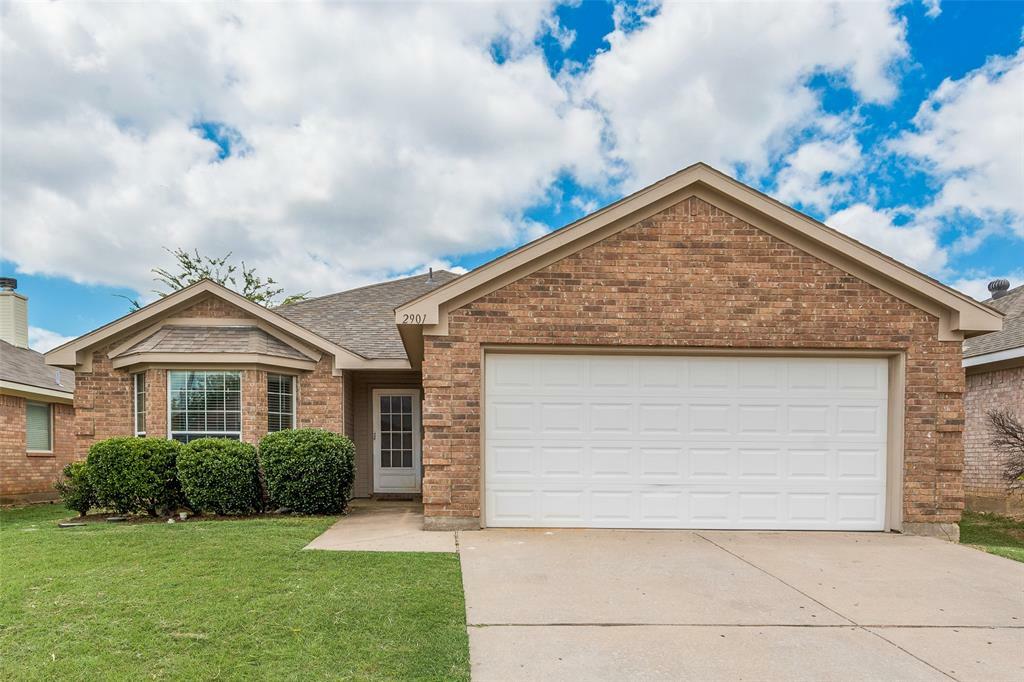 Property Photo: 2901 Carolina Drive TX 76123