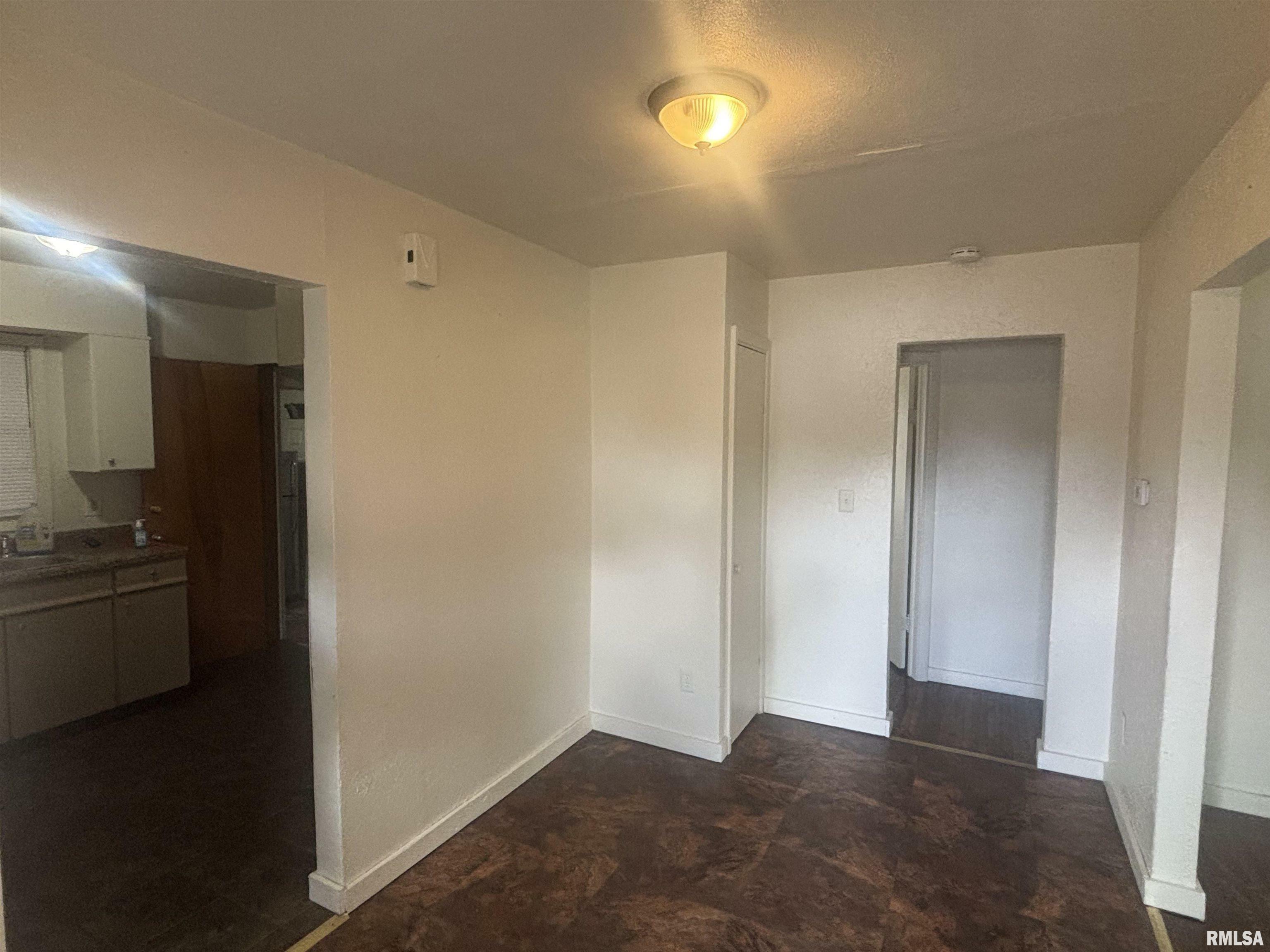 Property Photo: 1400 S 12th Street IL 61554