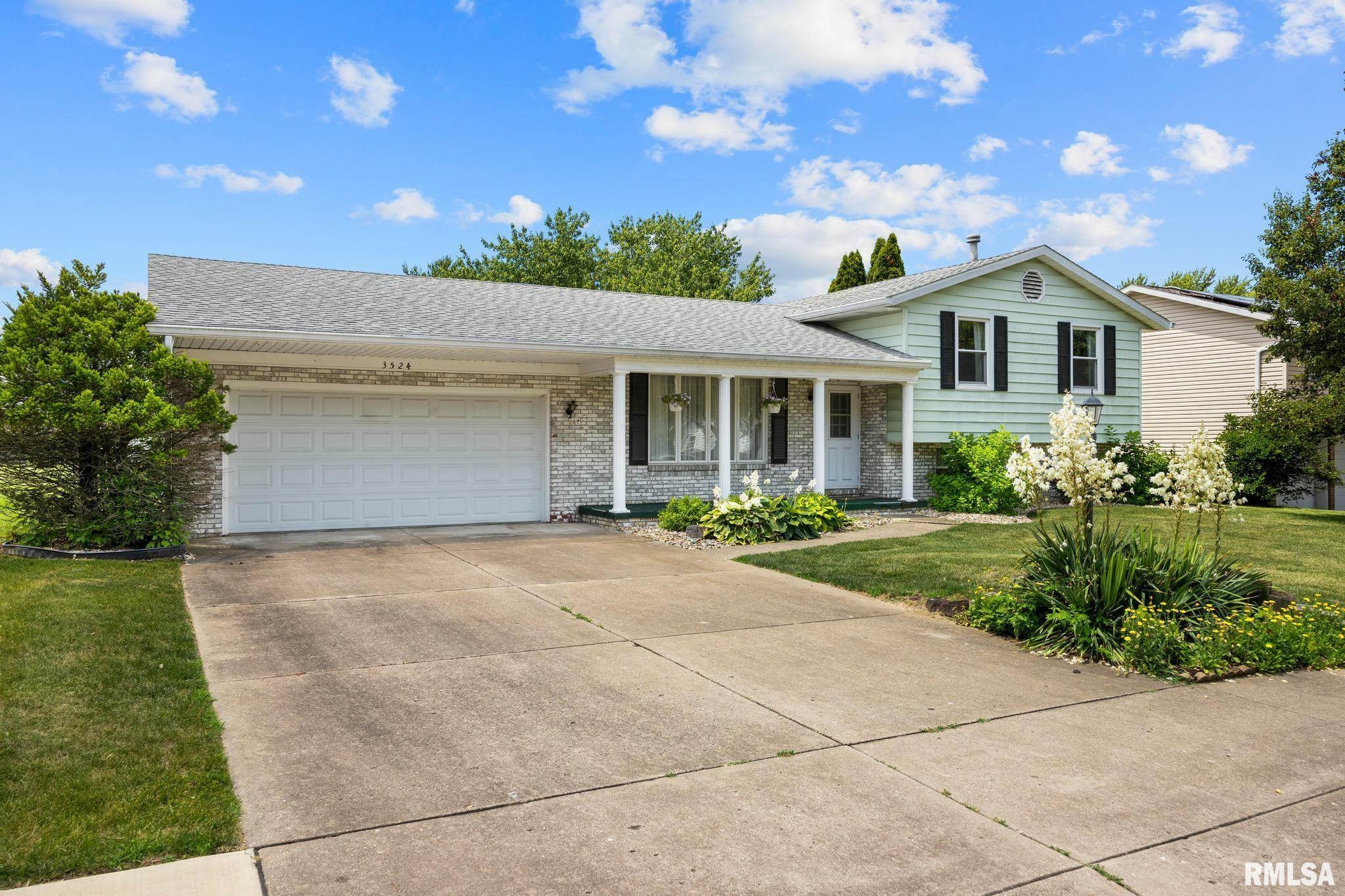 Property Photo: 3524 W Saymore Lane IL 61615