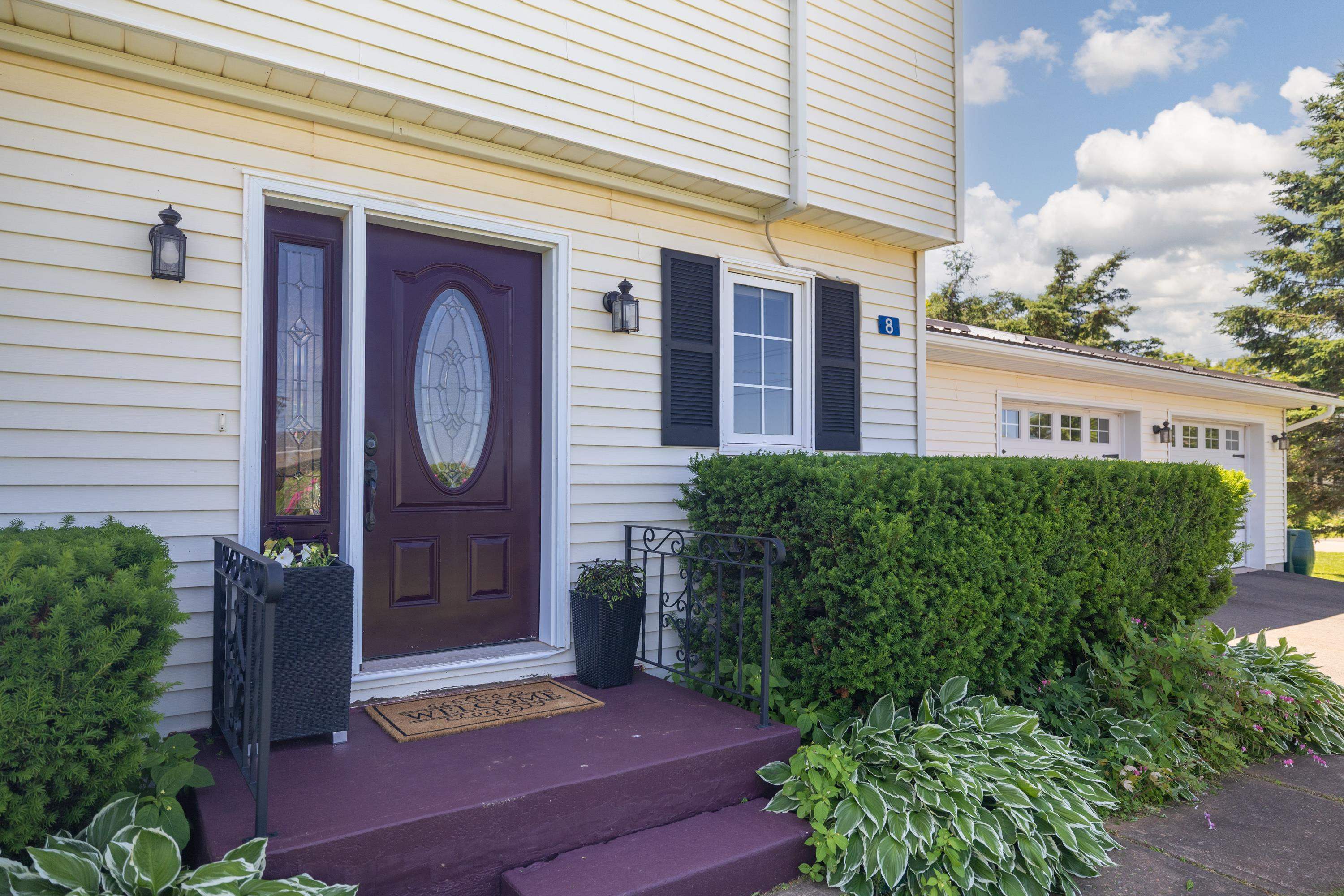 Property Photo:  8 Sunset Drive  PE C1B 1K9 