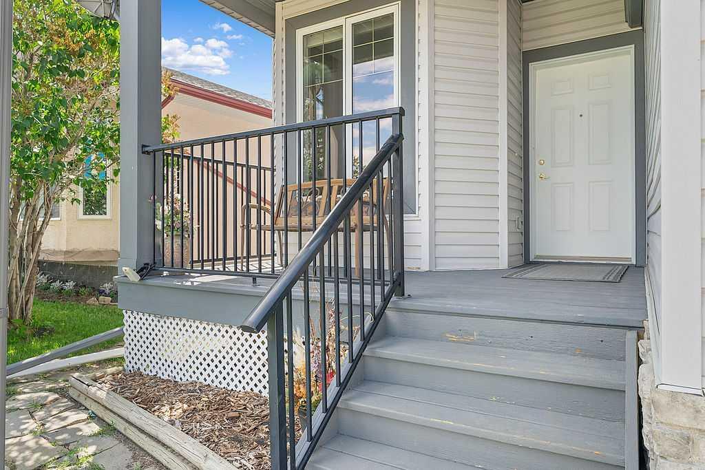 Property Photo: 1025 3 Street SW AB T0L 0H0