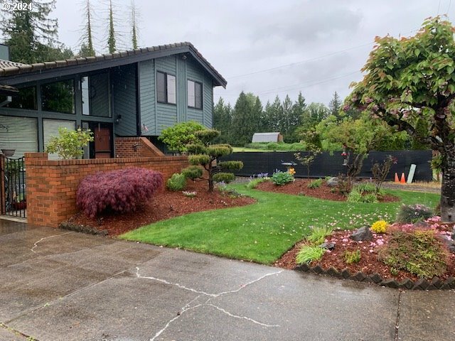 Property Photo: 15415 SE Stohler Rd OR 97267