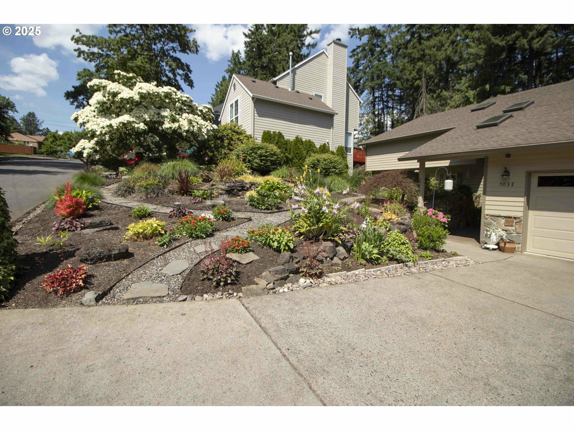 Property Photo:  5032 SW 39th Dr  OR 97221 