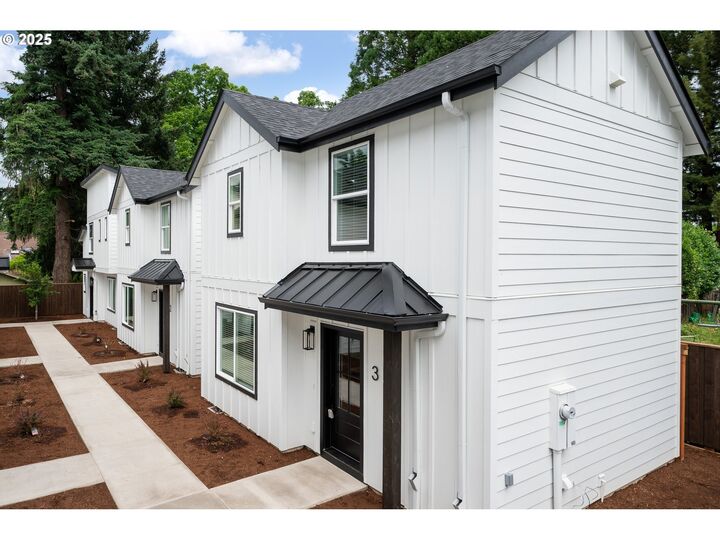 Property Photo:  4103 SE Olsen St 3  OR 97222 