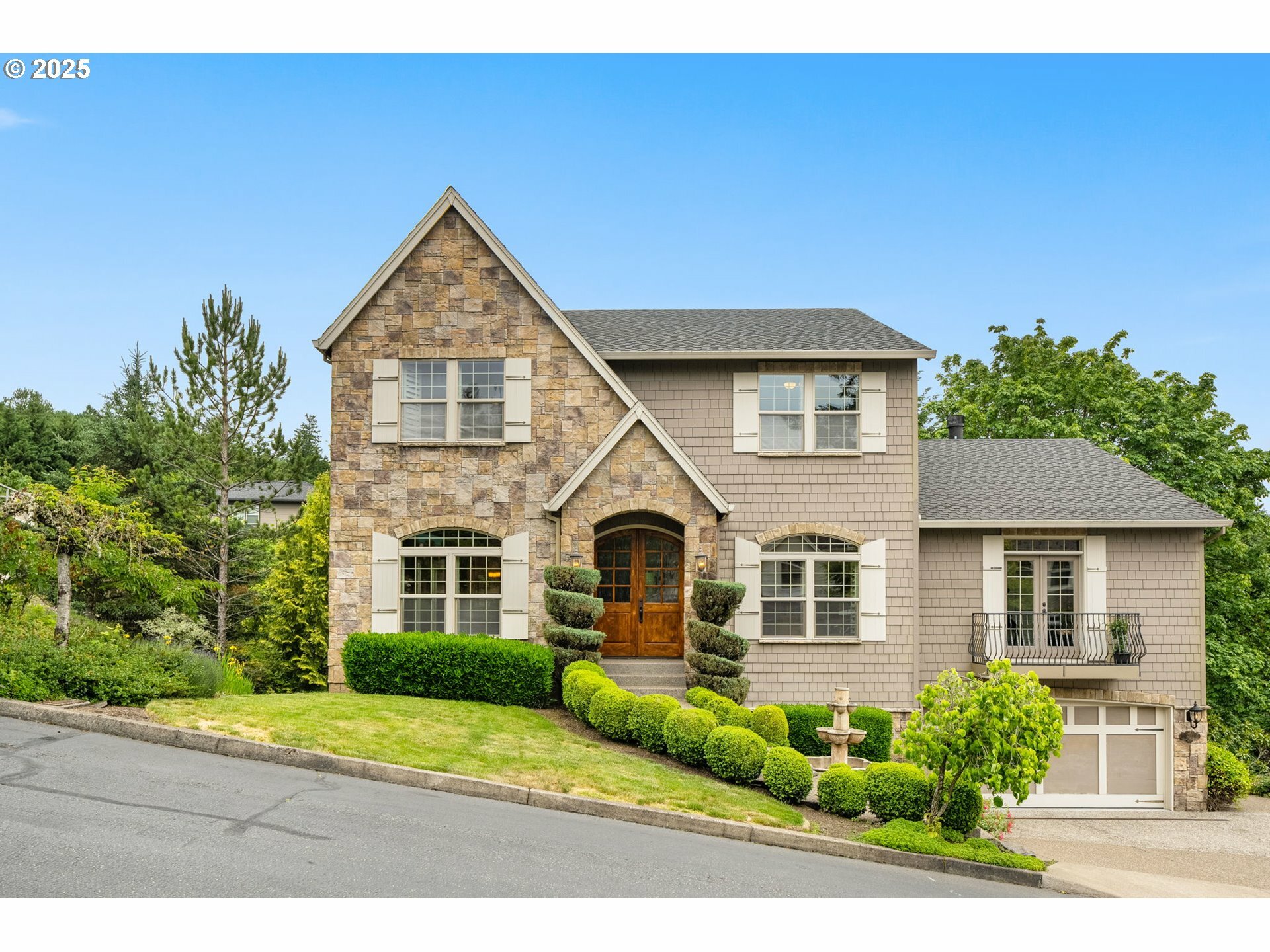 Property Photo:  8342 NW Cedar Ln  OR 97229 