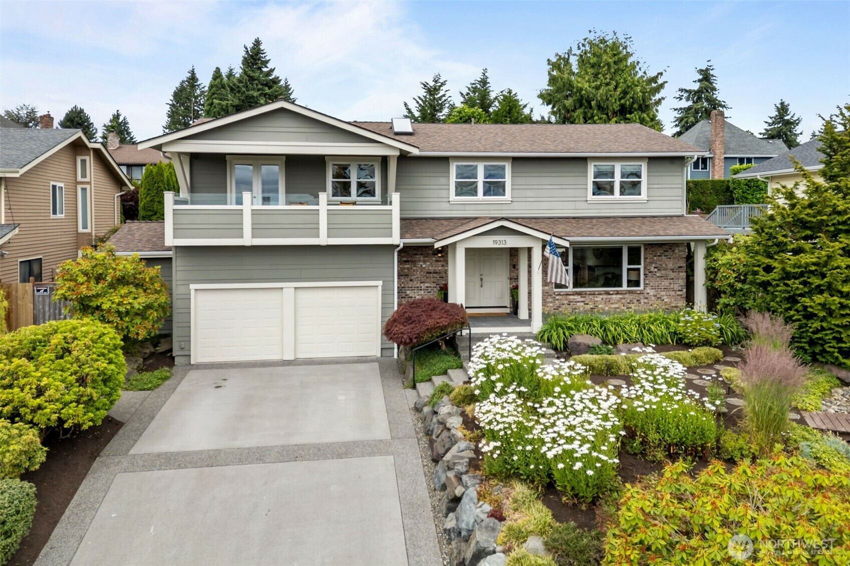 Property Photo: 19313 65th Avenue NE WA 98028