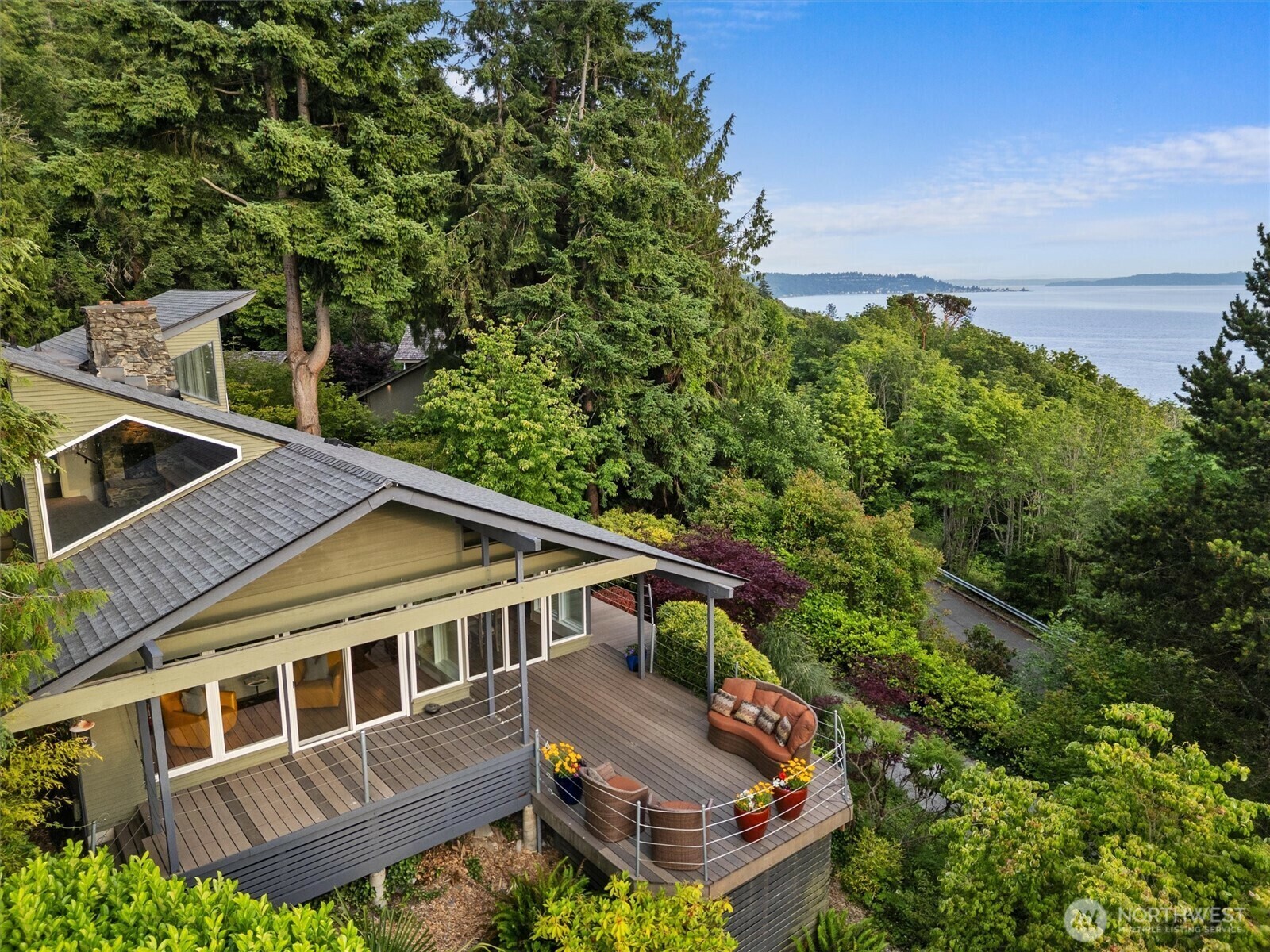 Property Photo: 10214 47th Avenue SW WA 98146