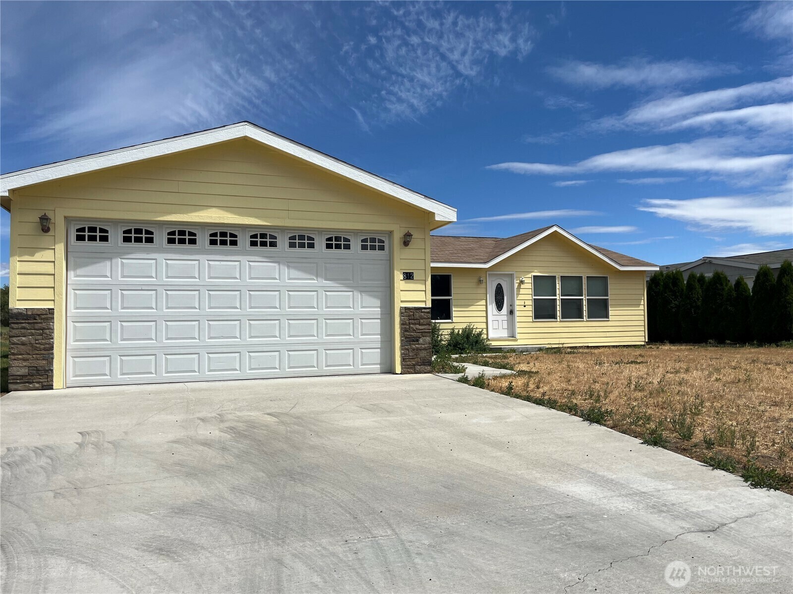Property Photo: 812 Rainier Drive WA 98934