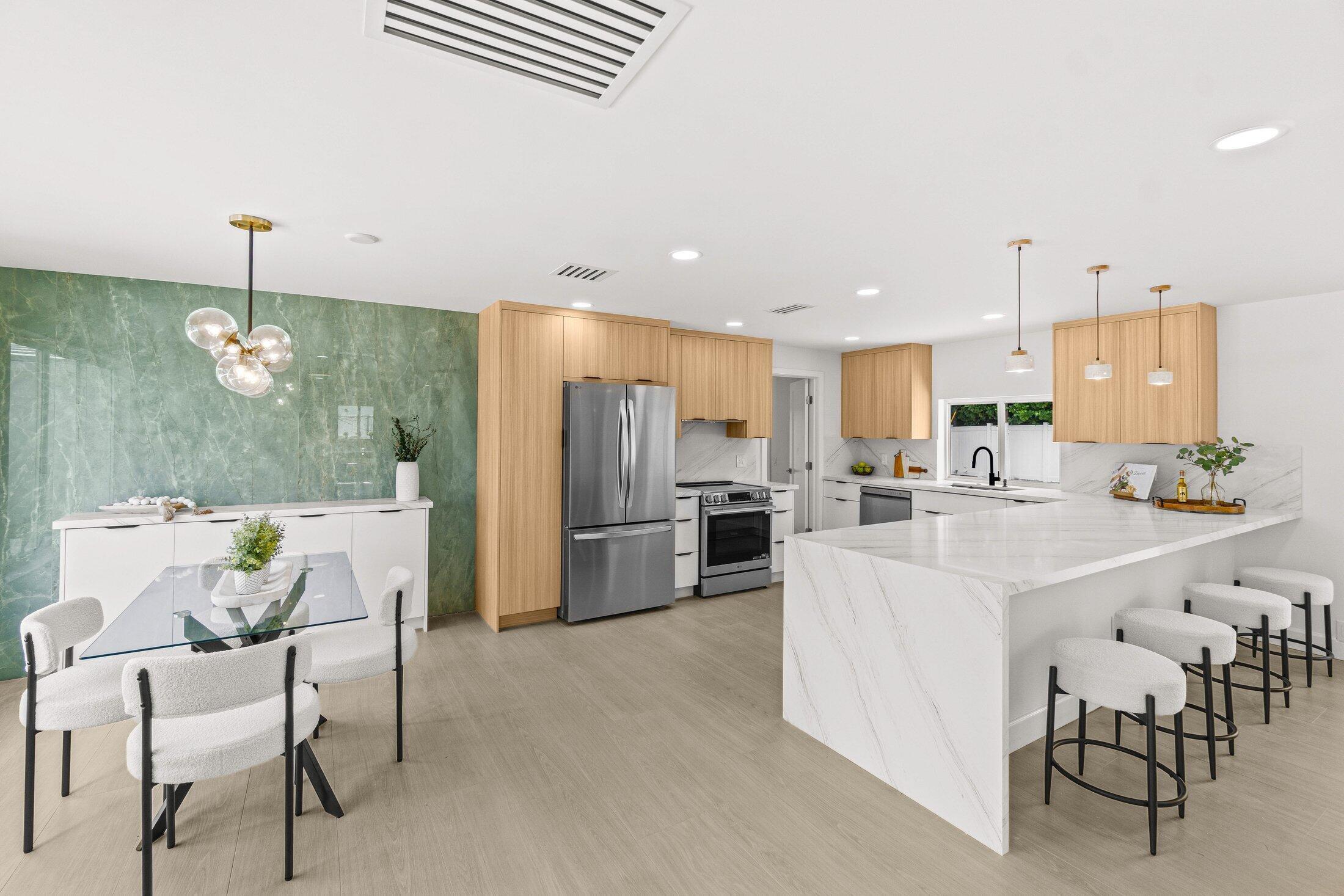 Property Photo: 723 SW 25th Avenue FL 33435