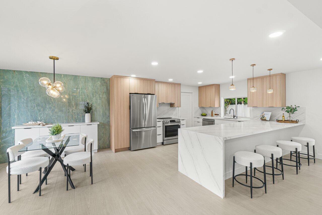 Property Photo: 723 SW 25th Avenue FL 33435