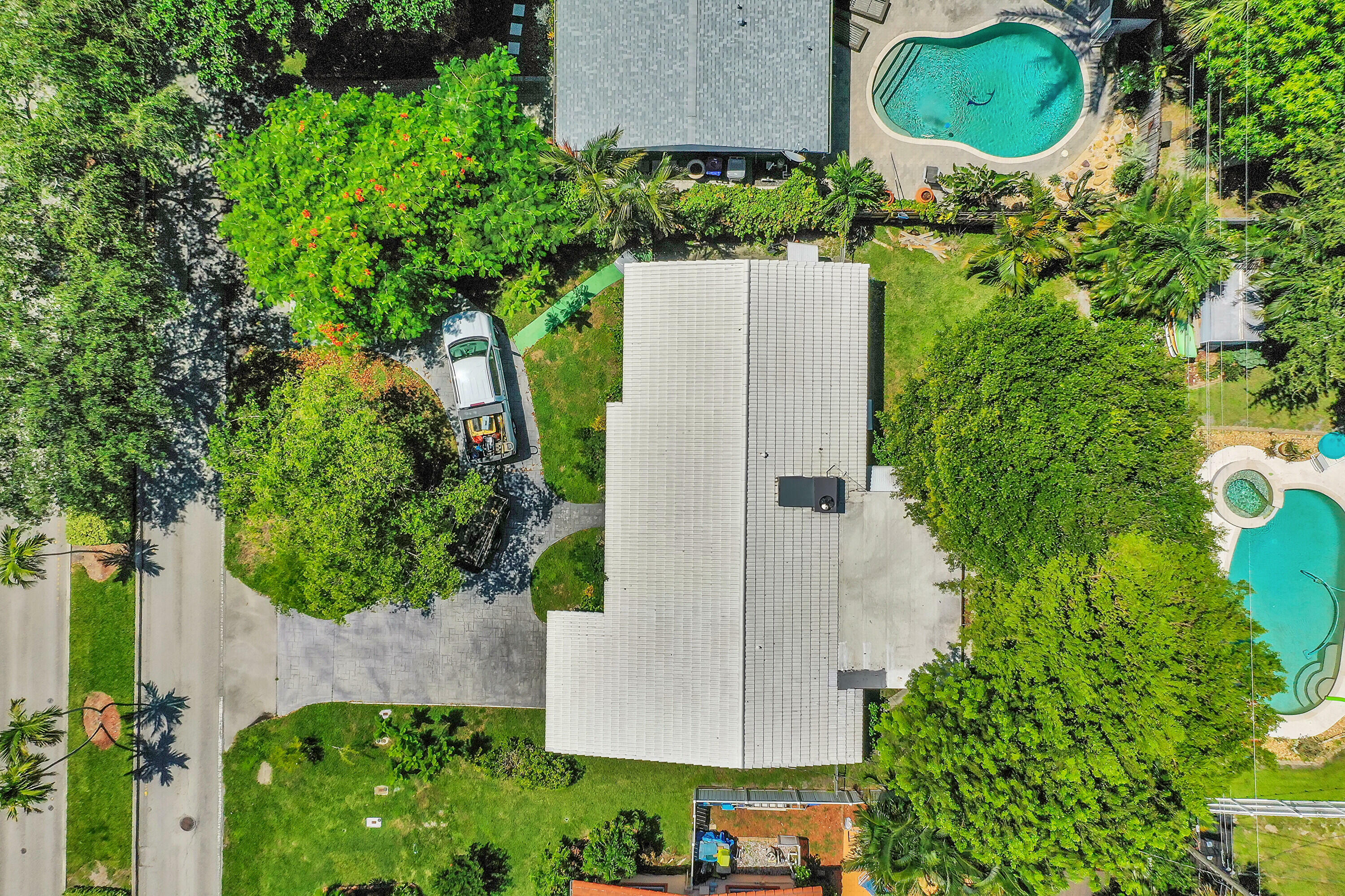 Property Photo:  919 NE 26th Avenue  FL 33062 