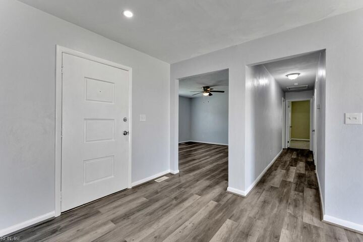 Property Photo:  1404 Cole Rd  VA 23701 
