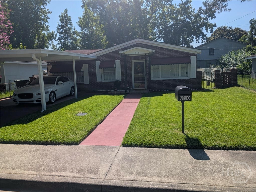 Property Photo:  910 Carroll Street  GA 31415 