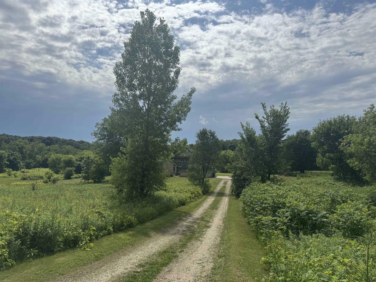 Property Photo: 9529 North Serns Road WI 53563