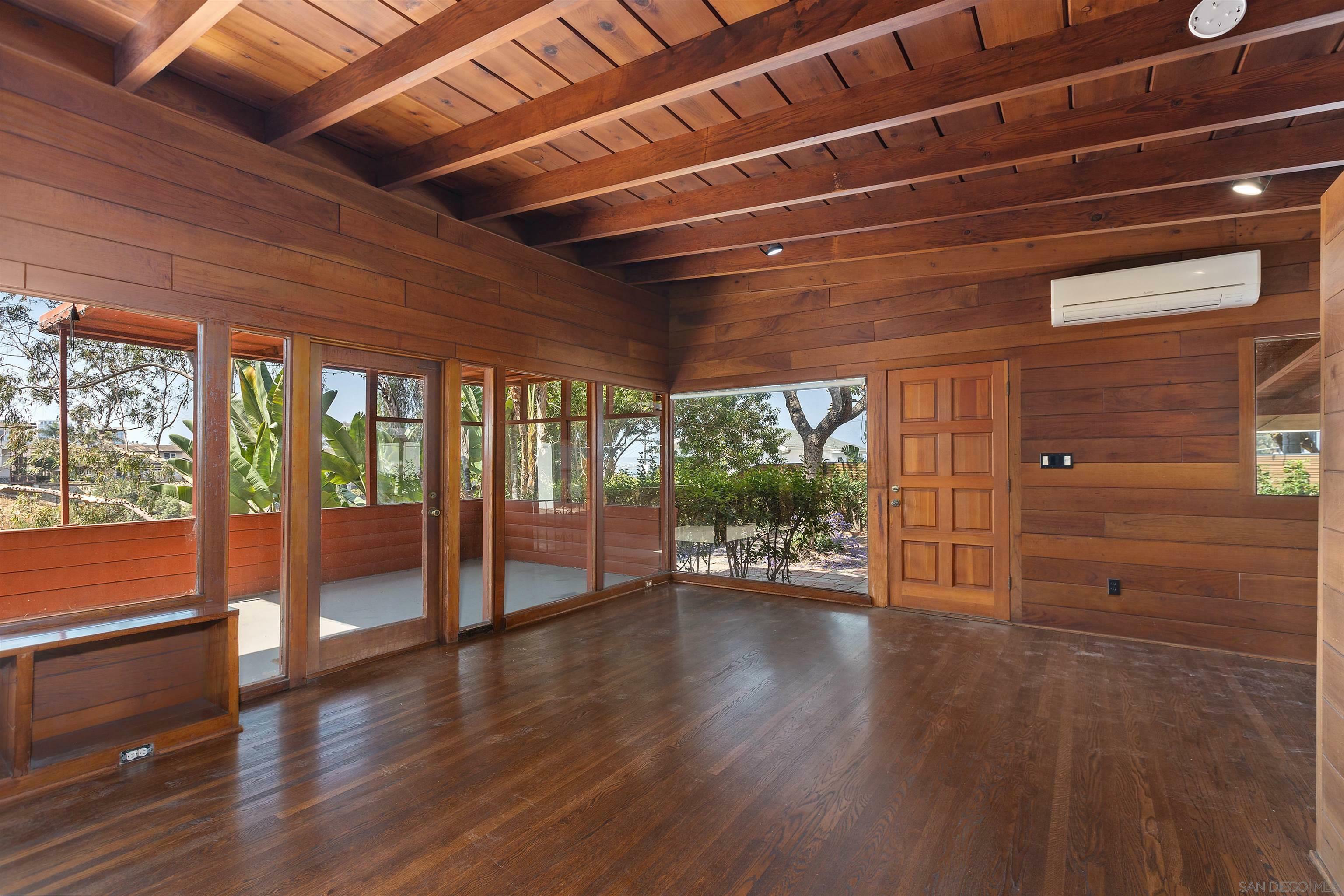 Property Photo: 415 W Nutmeg St CA 92103