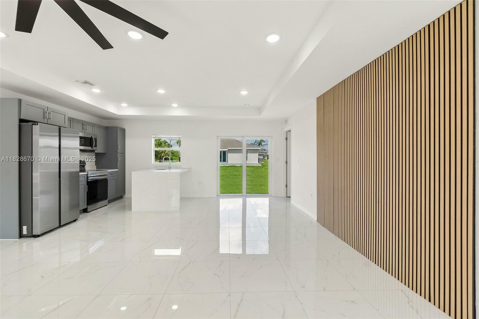 Property Photo: 418 Pinehurst Ave FL 33974