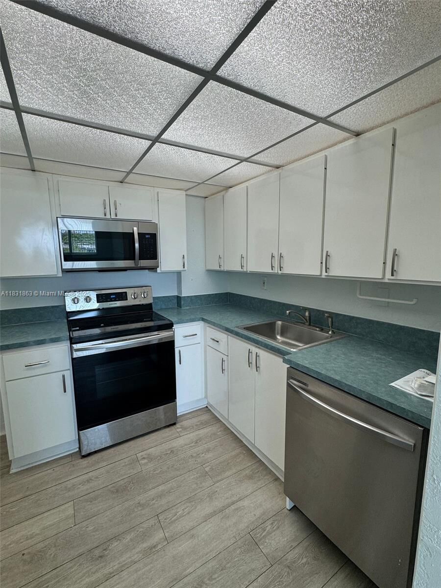 Property Photo: 9125 SW 77th Ave 506 FL 33156