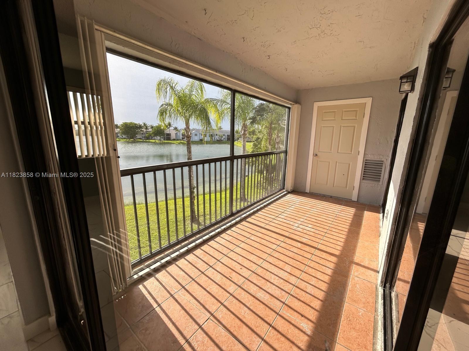 Property Photo: 1300 S Franklin Ave 1300D FL 33034