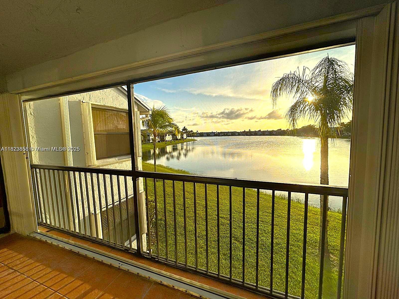 Property Photo:  