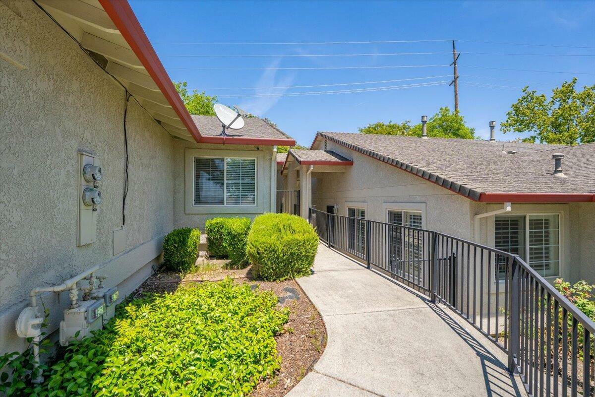 Property Photo: 732 Stonebriar Trail CA 96003