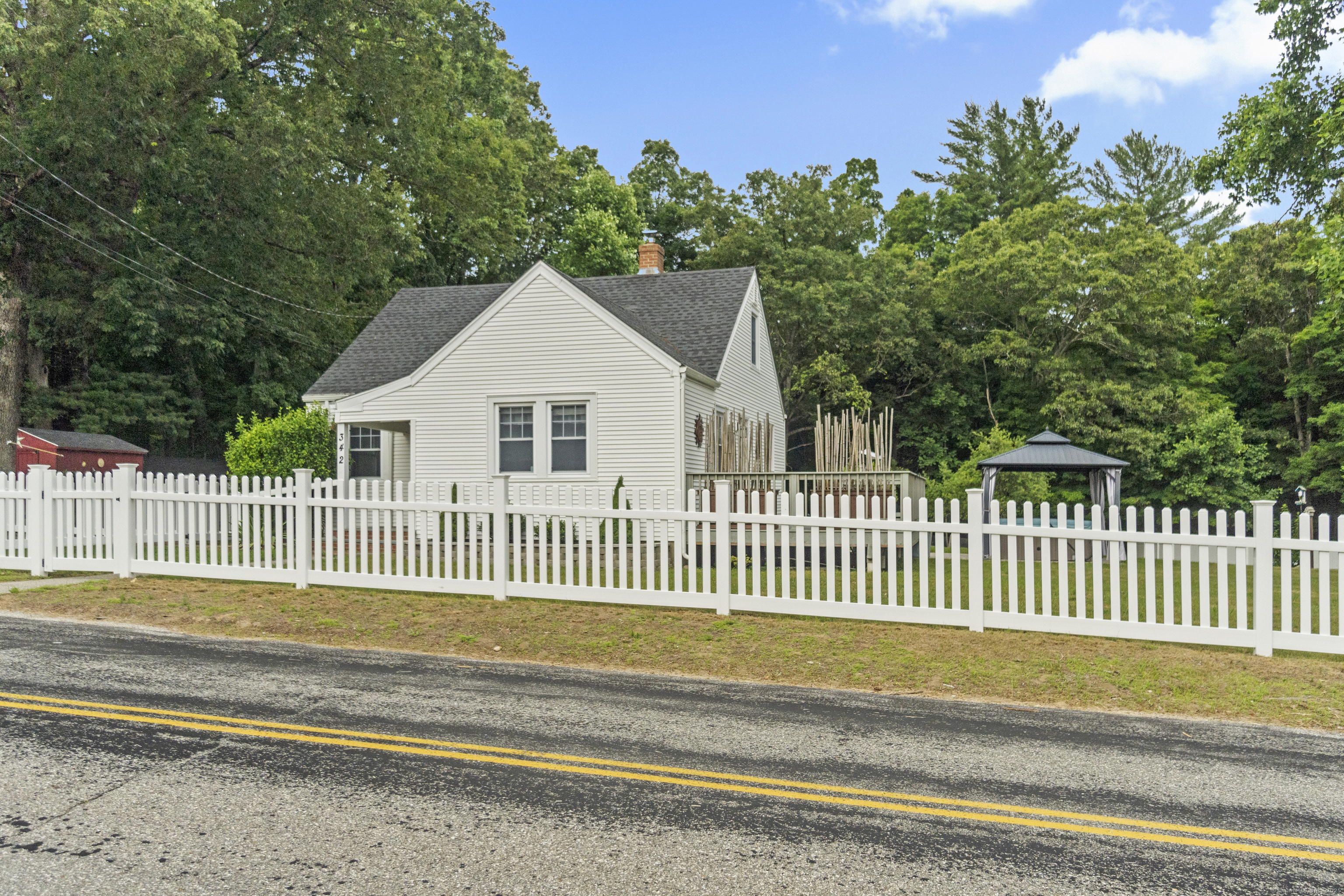 Property Photo: 342 Hunting Lodge Road CT 06268