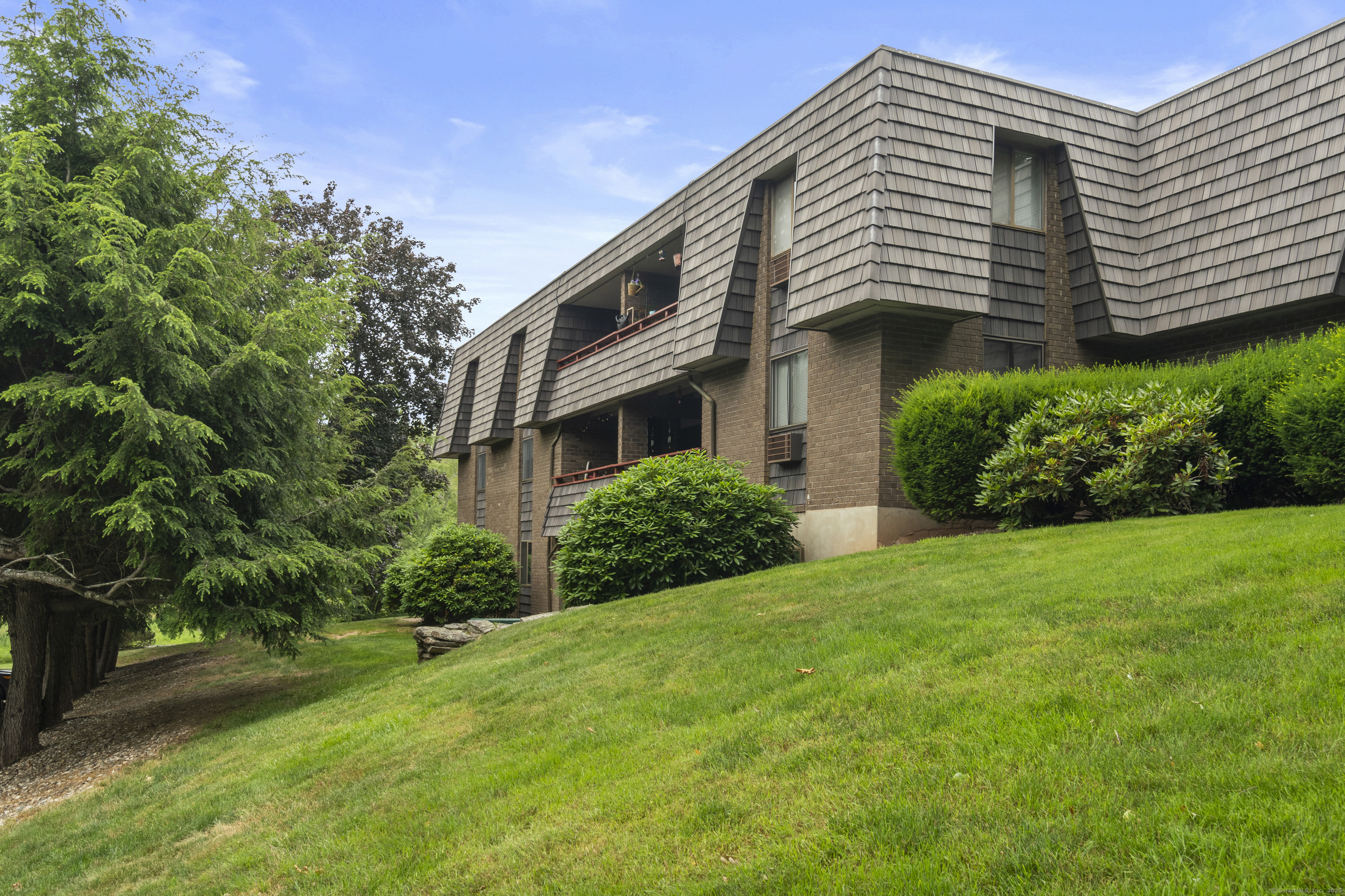 Property Photo: 64 Oxbow Drive Apt C6 CT 06033