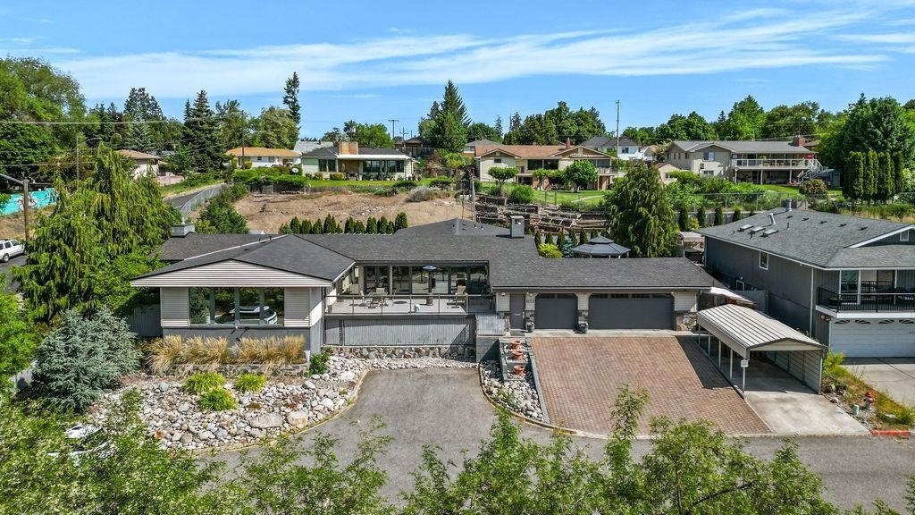 Property Photo: 1516 W Cora Ave WA 99205