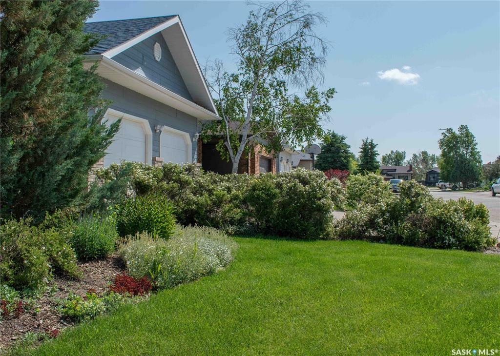 Property Photo: 801 Pleasant Valley Road SK S0L 2V0