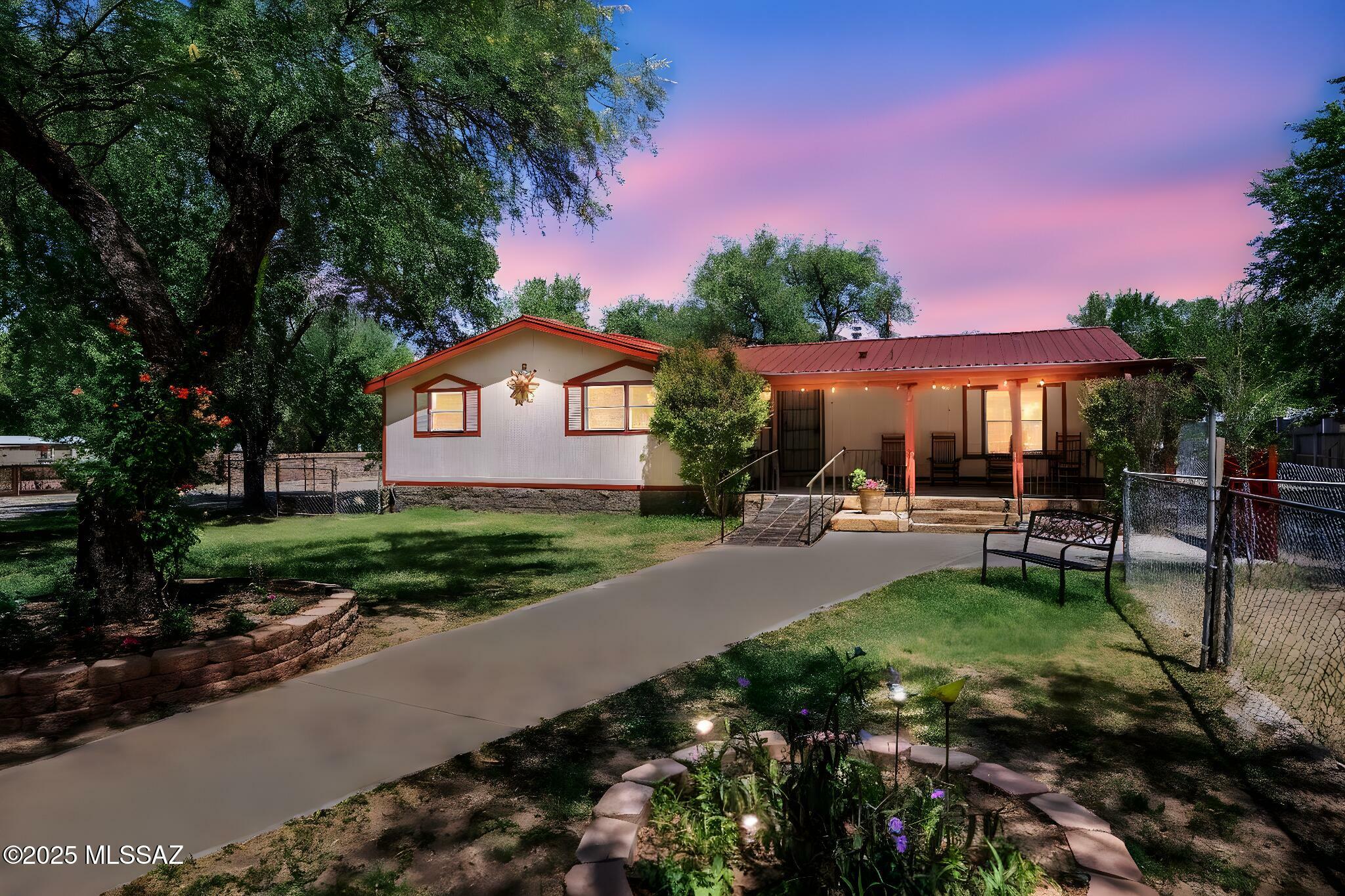 Property Photo: 296 Pennsylvania Avenue AZ 85624